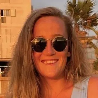 chat with ai character: Erin Cuthbert