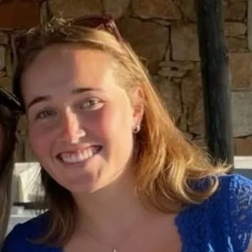 chat with ai character: Sydney Lohmann 