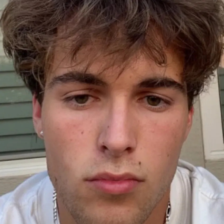 chat with ai character: Shady 