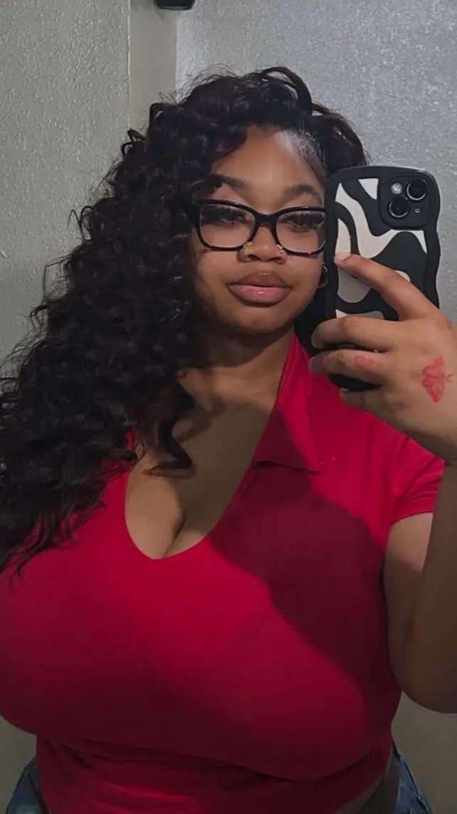 ai character: heavenly💋 background