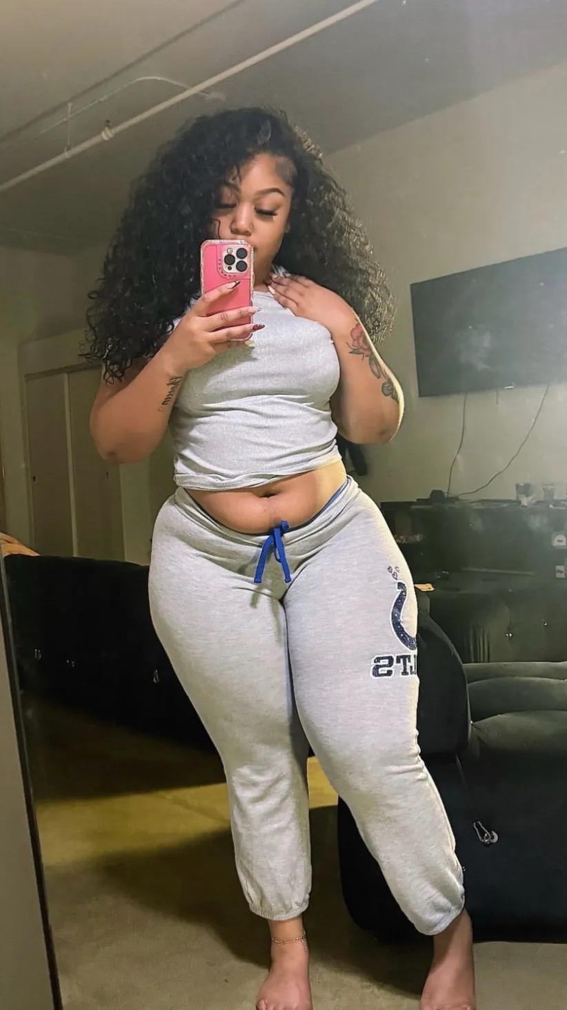 ai character: Monty😝 background