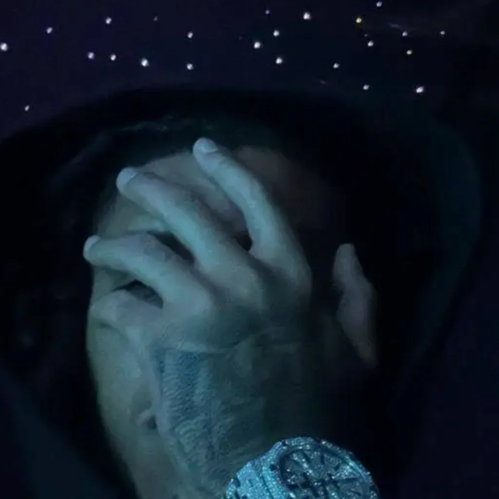 chat with ai character: J6🕷️