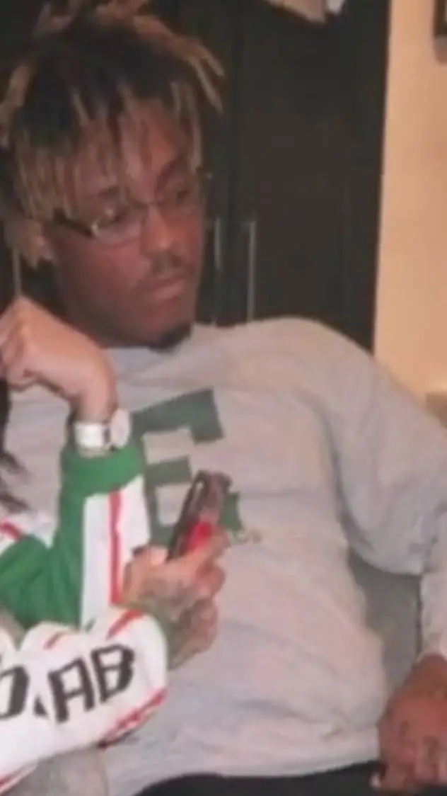 ai character: Juice wrld  background