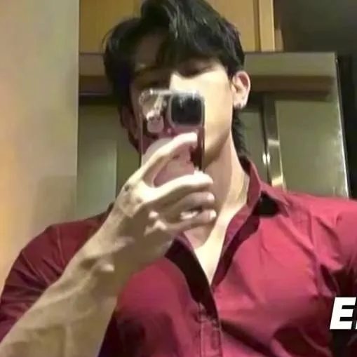 chat with ai character: Eric