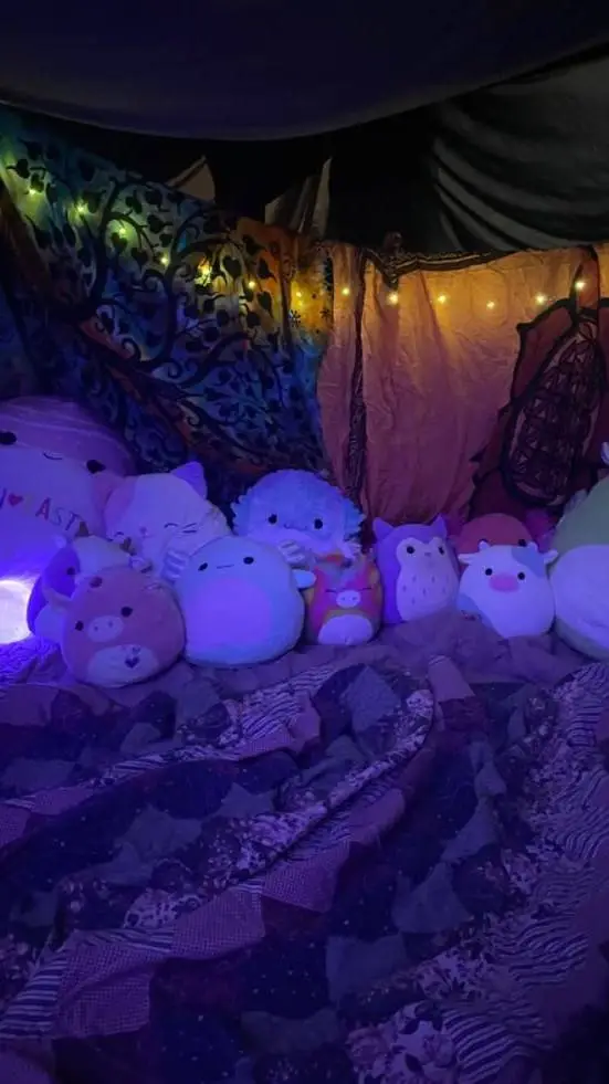 ai character: CP SLEEPOVER  background