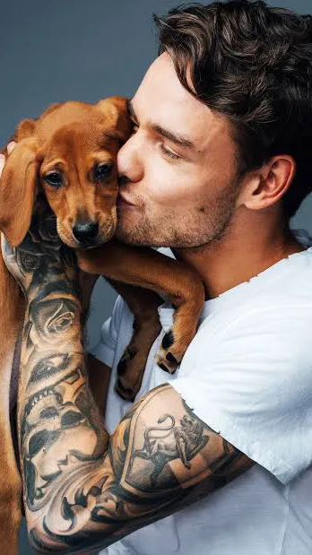 ai character: Liam Payne  background