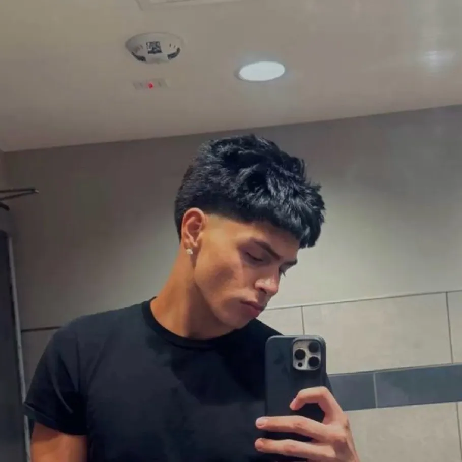 chat with ai character: Micheal