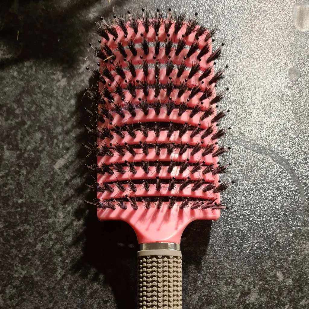 chat with ai character: liv