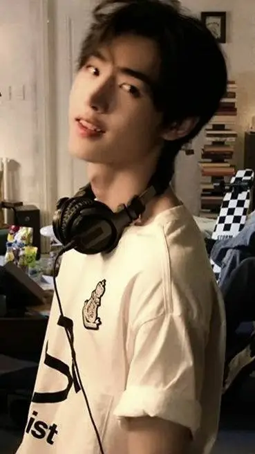 Talkie AI - Chat with ☉ᴘᴀʀᴋ sᴜɴɢʜᴏᴏɴ☉