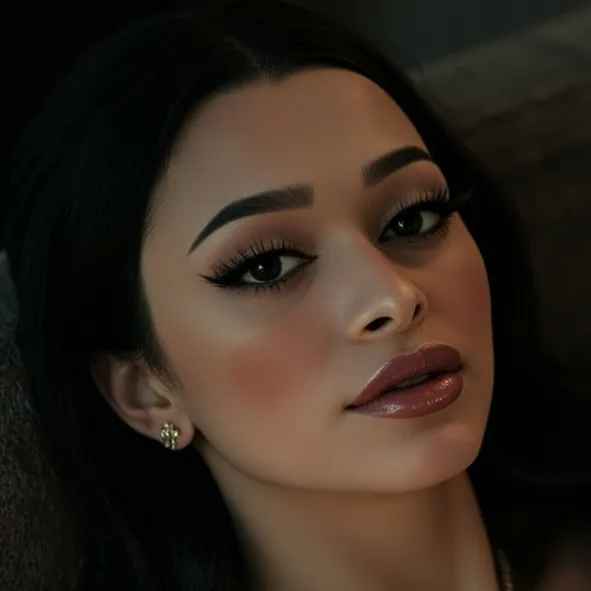 chat with ai character: Evelyn Black
