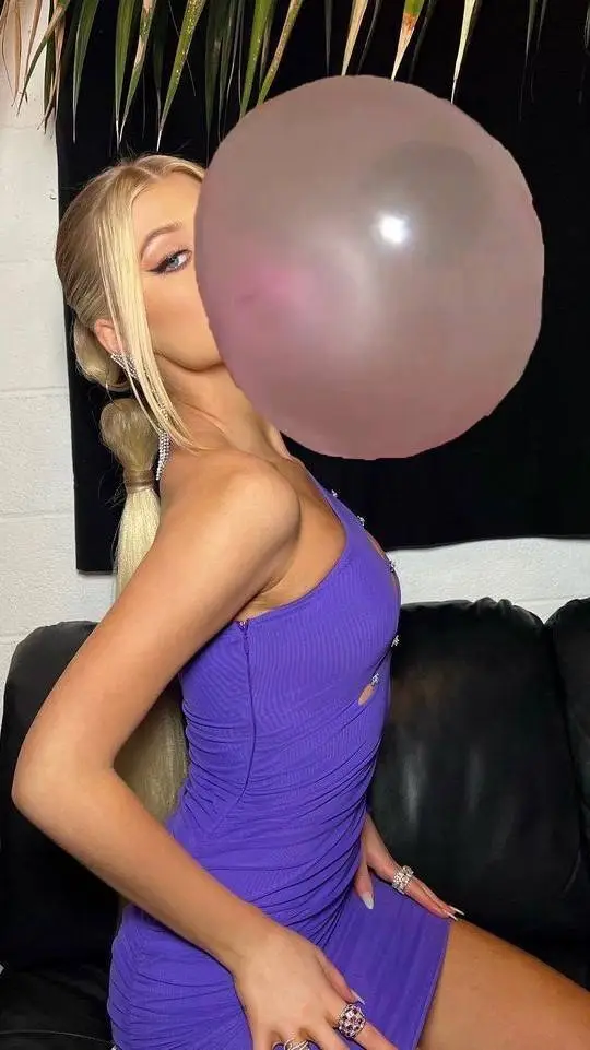 ai character: bubblegum  background