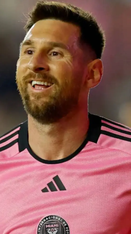 ai character: Lionel Messi background