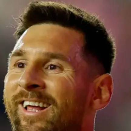 chat with ai character: Lionel Messi
