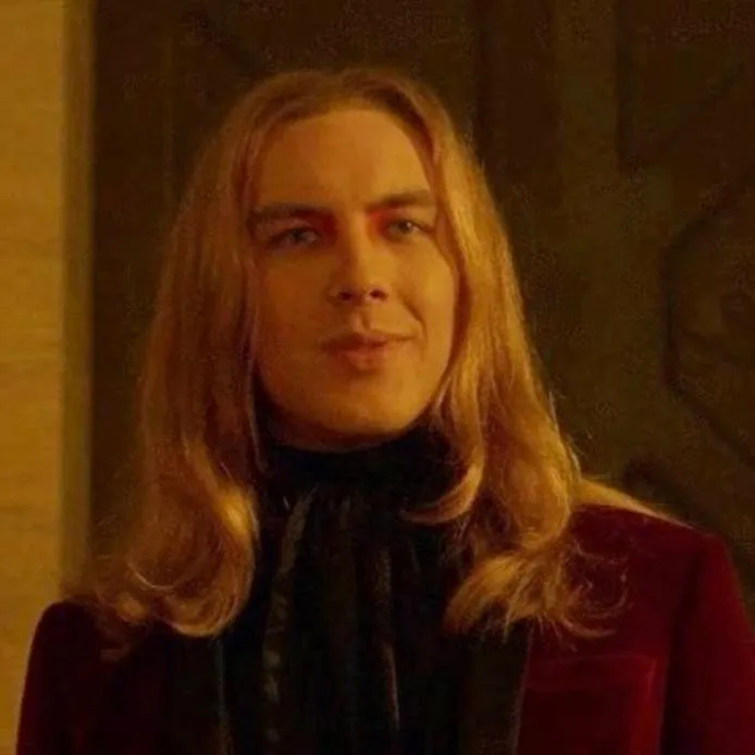 chat with ai character: Michael Langdon 