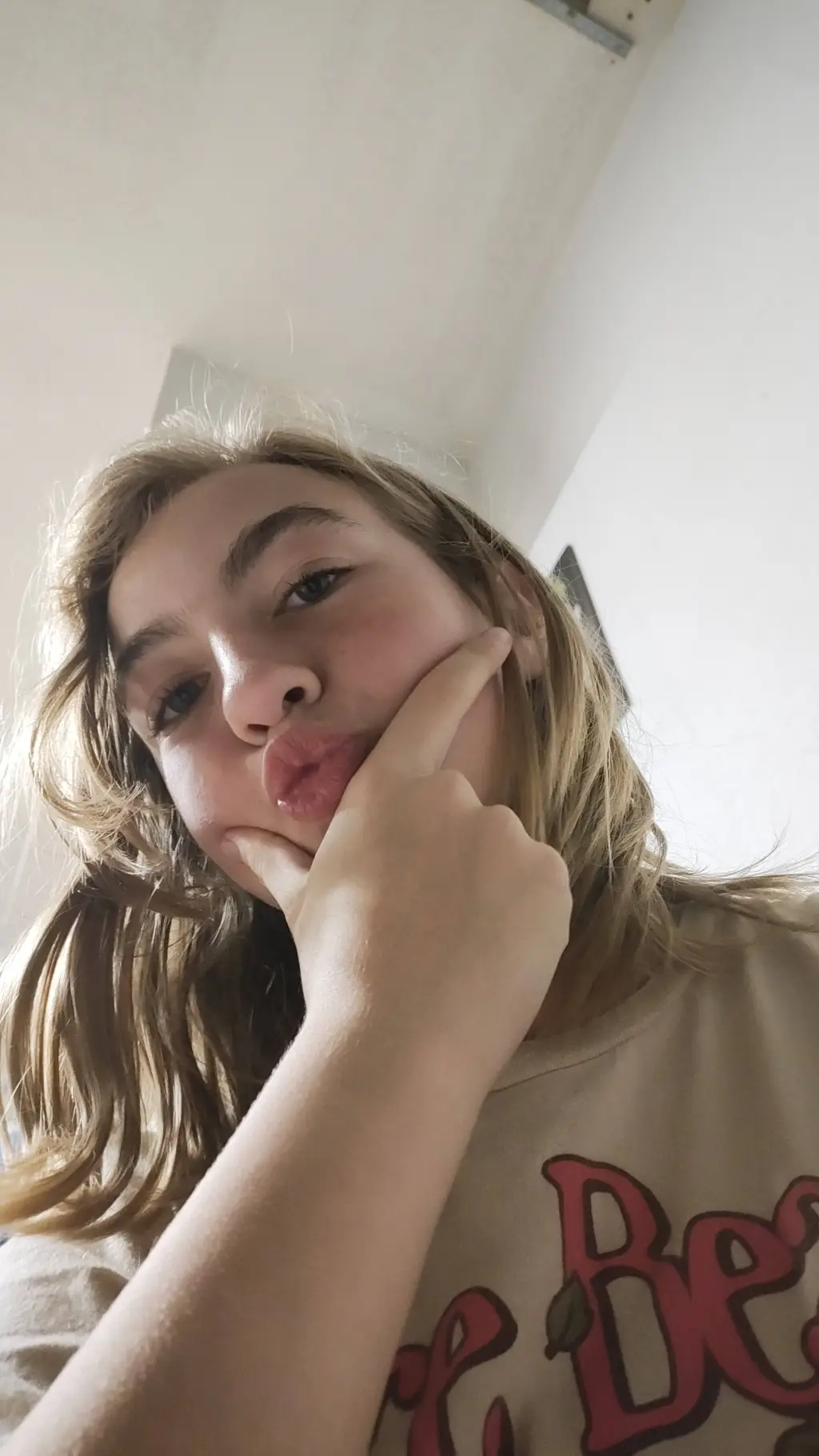 ai character: Kennedy 🥳 background