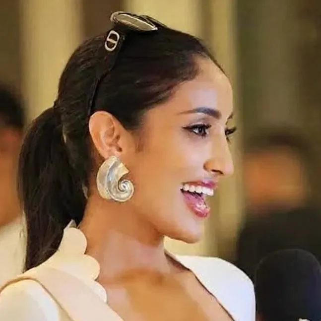 chat with ai character: Methila