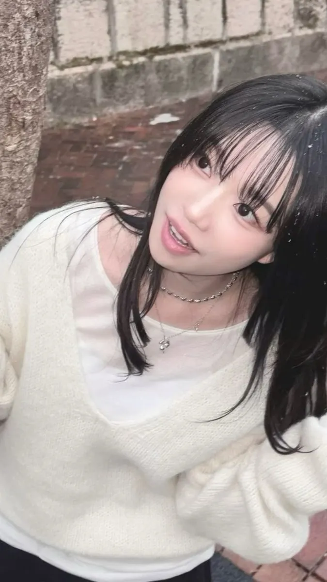 ai character: Jo Yuri  background