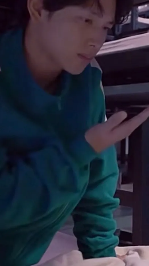 ai character: Yim Siwan background