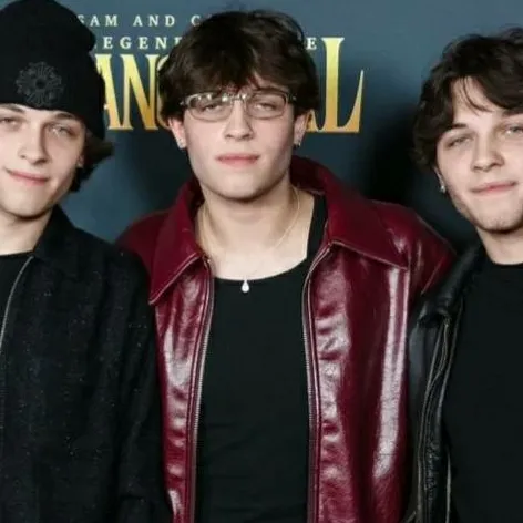 Chat with Sturniolo Triplets - text or voice, Enjoy AI Chat Free & Safe