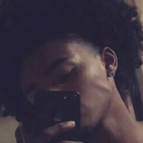 chat with ai character: Malachi 