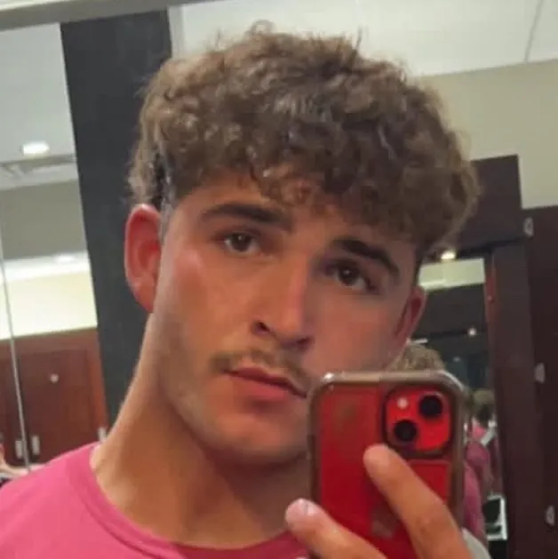 chat with ai character: Tj 