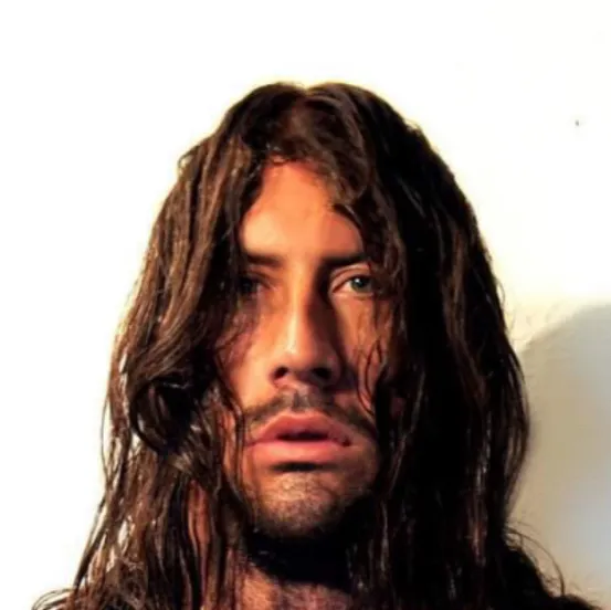 chat with ai character: Troy 