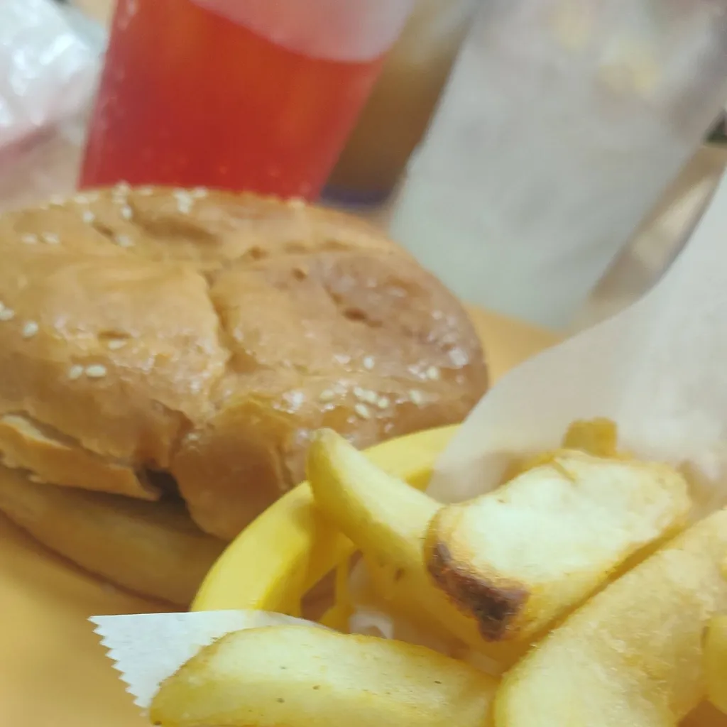 chat with ai character: food