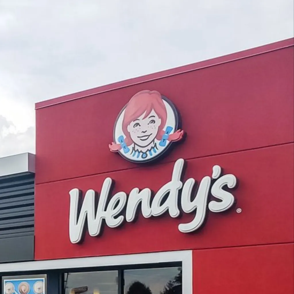 chat with ai character: Wendy’s 