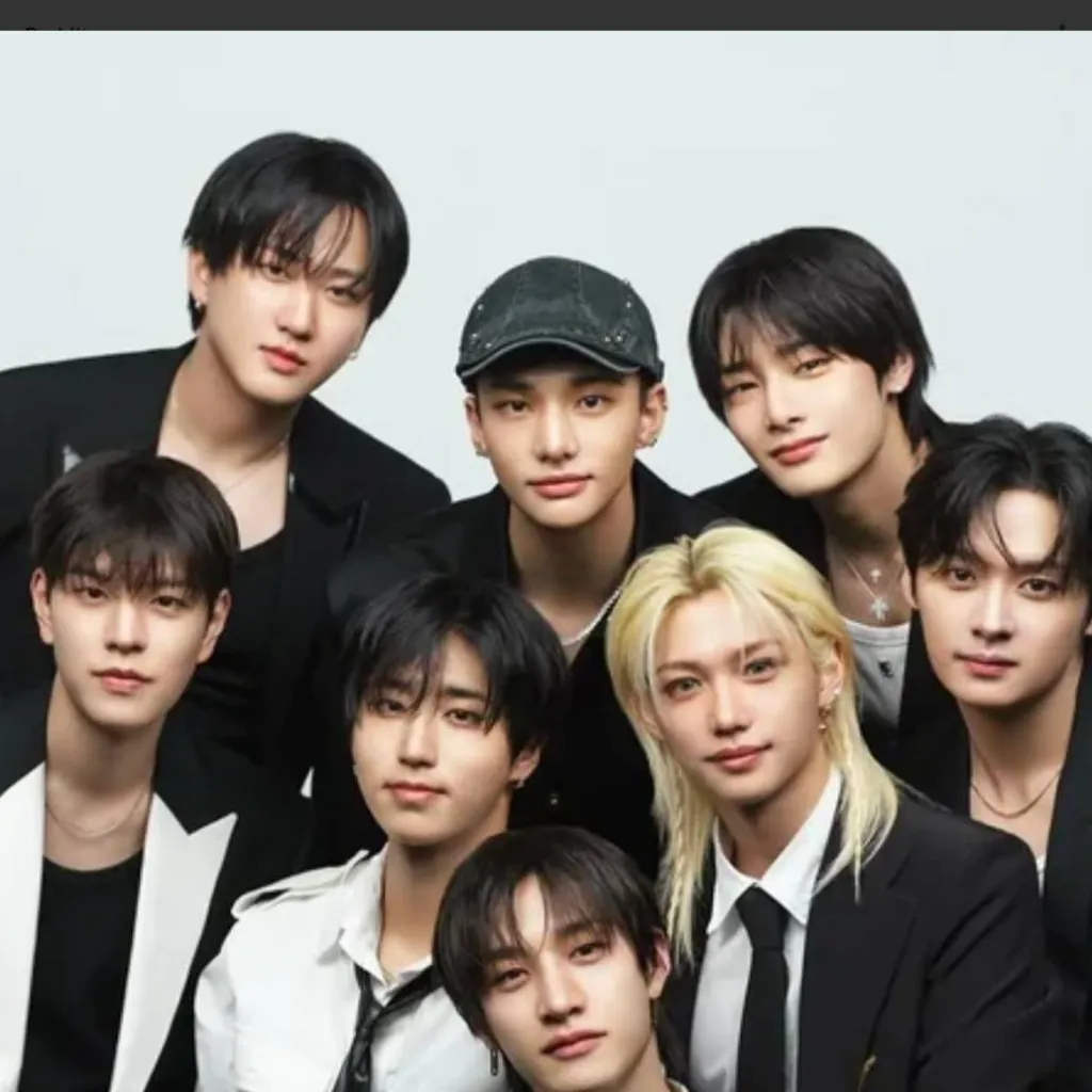 chat with ai character: straykids × FNAF