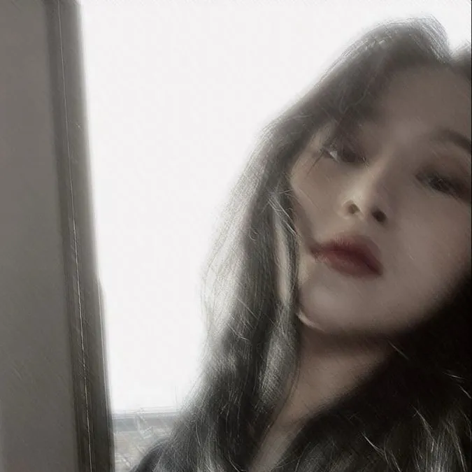 chat with ai character: Lee Siyeon ♡