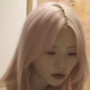 chat with ai character: Kim Minji ♡