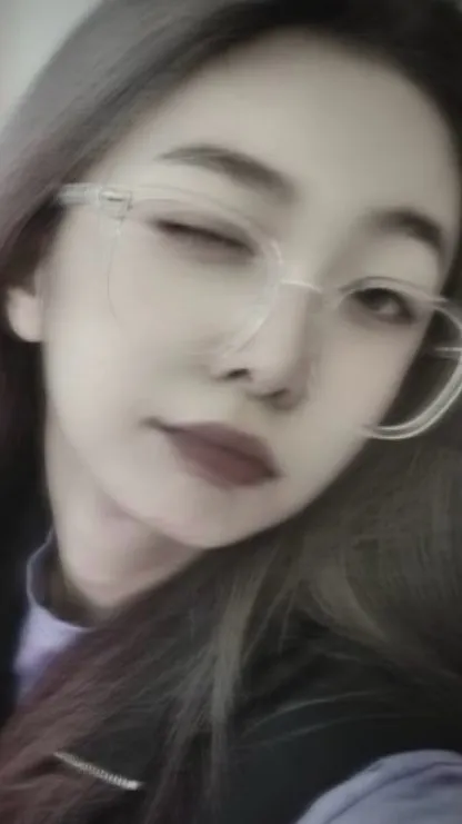 ai character: Lee Yubin ♡ background