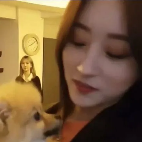 chat with ai character: Kim Bora ♡
