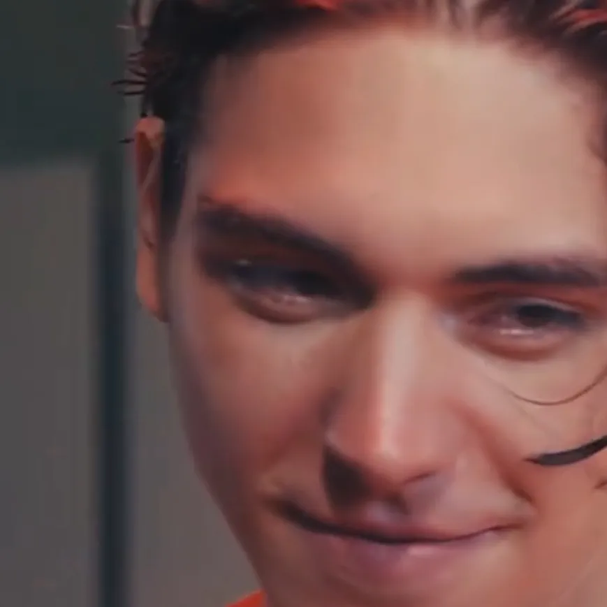 chat with ai character: Xavier Ash