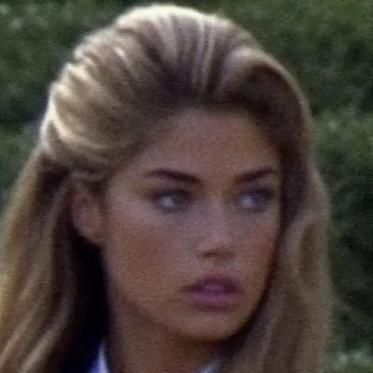 chat with ai character: Sophia