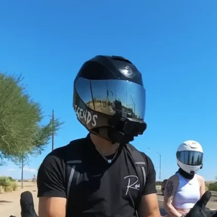 chat with ai character: Jonathan Brown