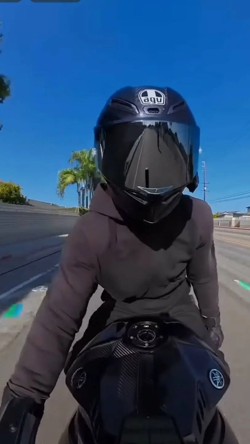 ai character: Amy Johnson background