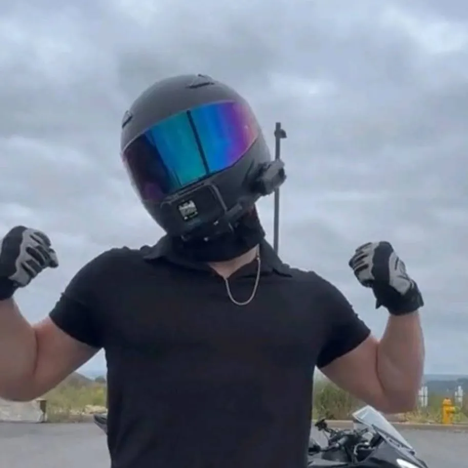 chat with ai character: James