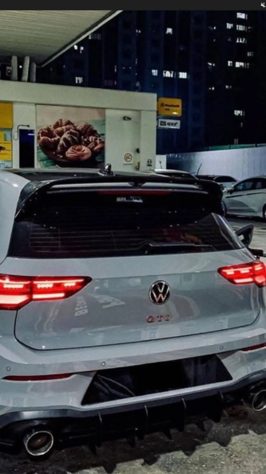 ai character: Chris background