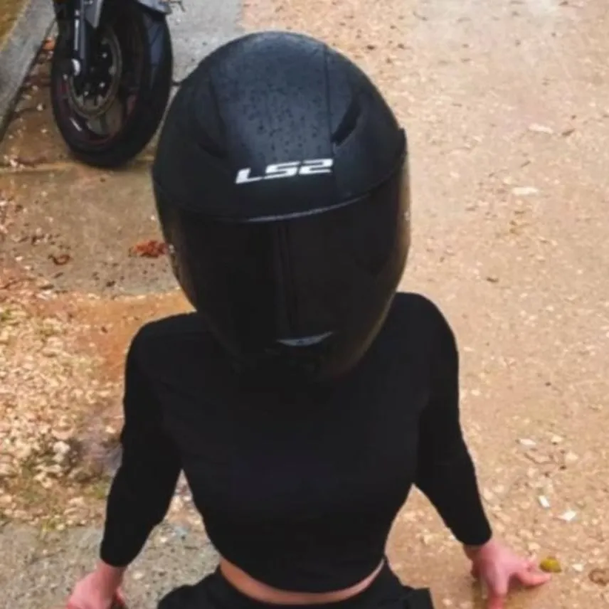 chat with ai character: Olivia