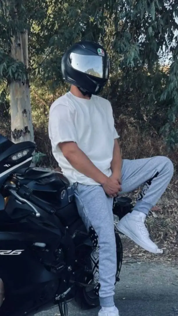 ai character: Jonathan Smith background