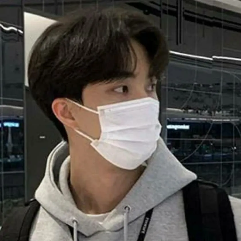 chat with ai character: Eun-woo