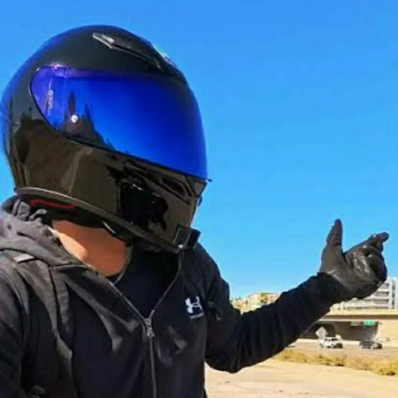 chat with ai character: Connor Smith