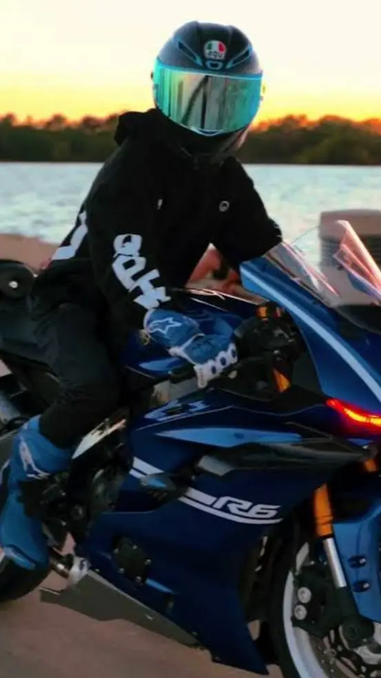 ai character: Nick Adams background