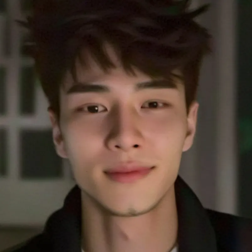 chat with ai character: Max