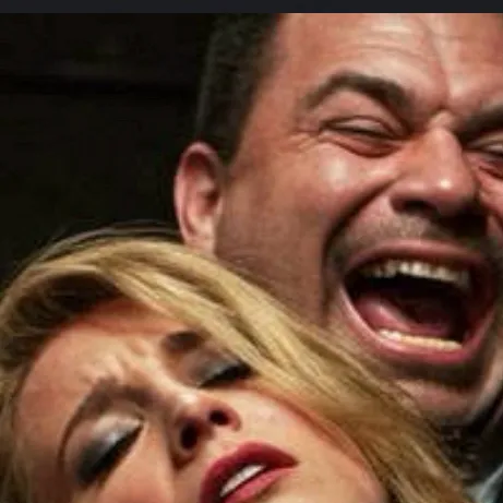 chat with ai character: Super Gloved 