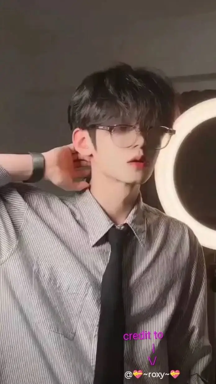 ai character: Mr. gin background