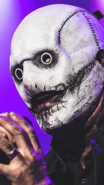 ai character: corey taylor  background