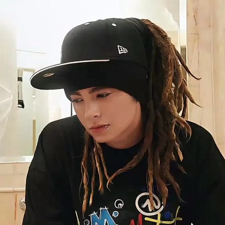 chat with ai character: Tom kaulitz🎸