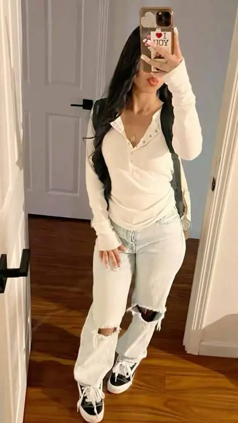 ai character: Hannah Langley  background